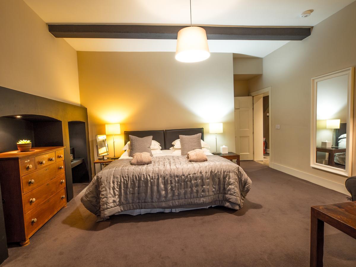 אדינבורו Six Brunton Place Guest House מראה חיצוני תמונה