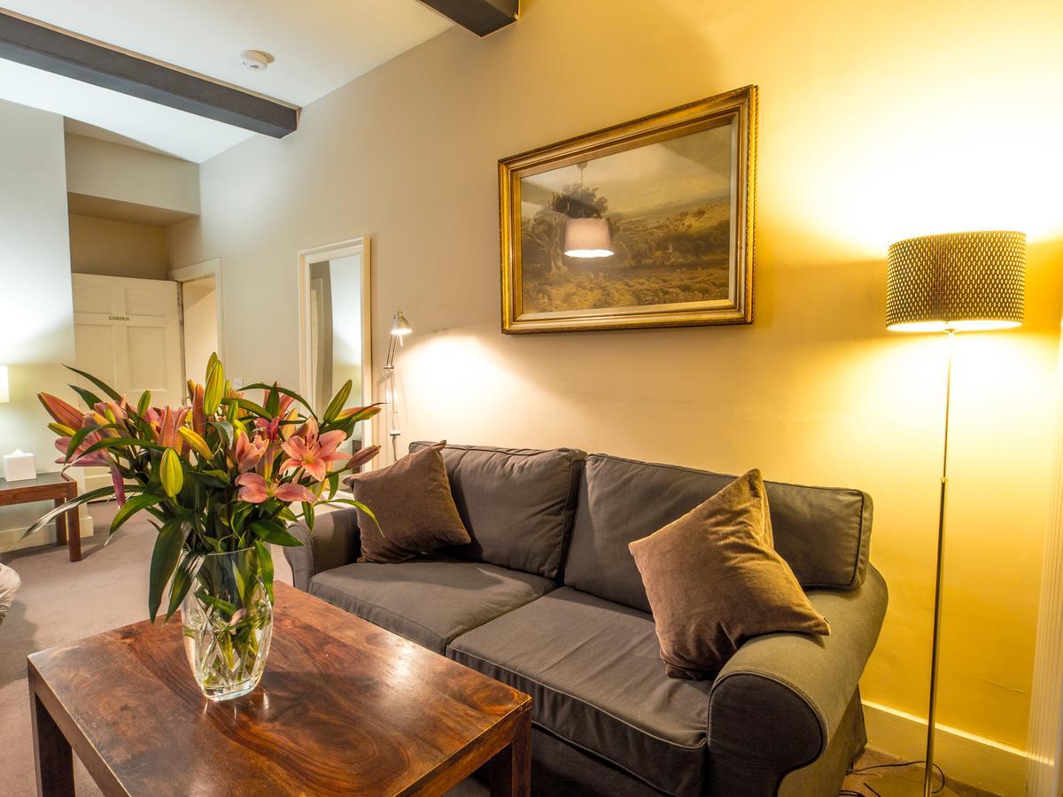 אדינבורו Six Brunton Place Guest House מראה חיצוני תמונה
